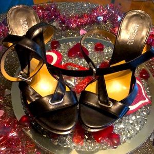 Brand new Michael Kors leather heels 🖤🔥🖤